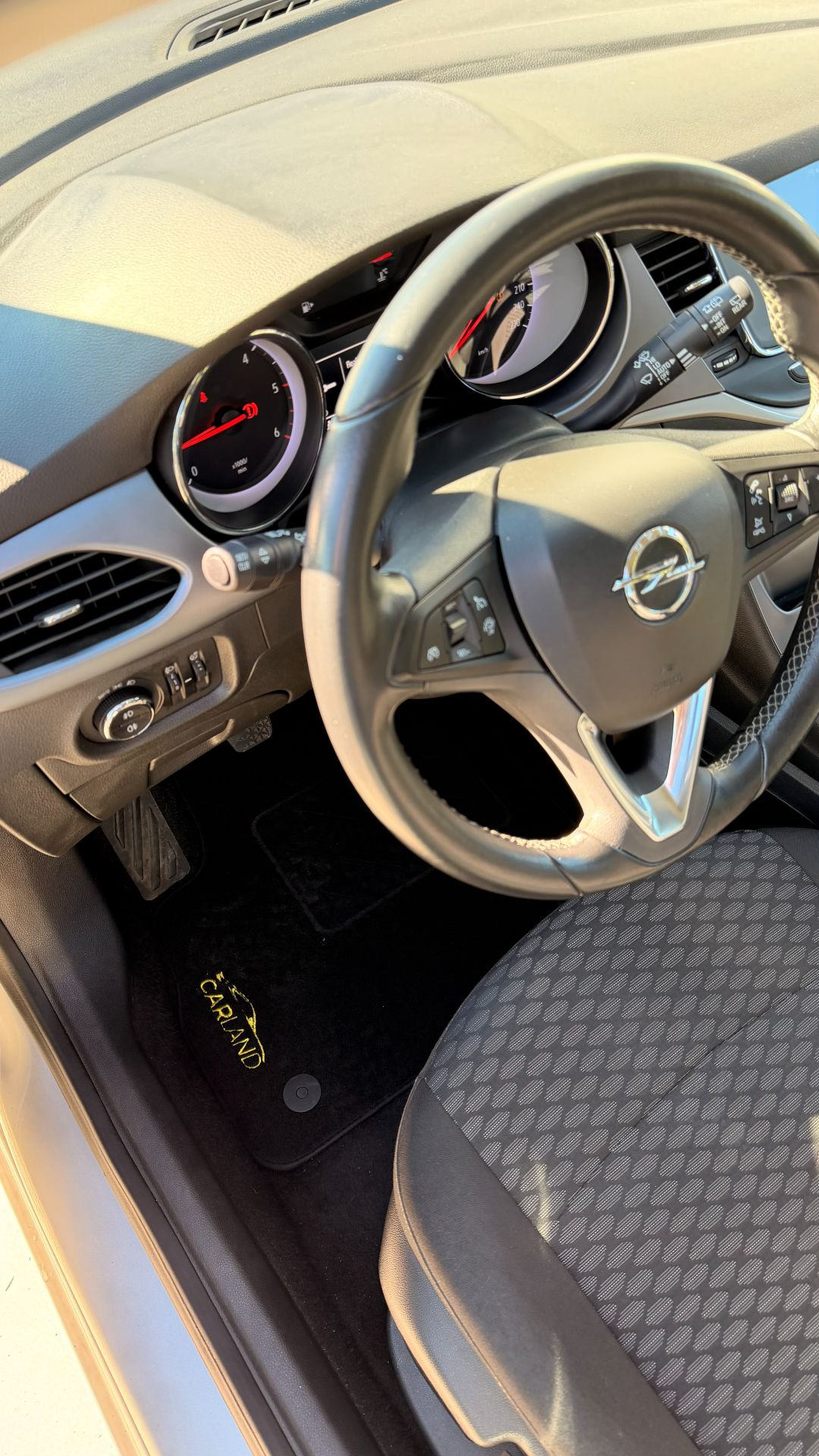 Opel Astra Version: 1.6 CDTi DPF Edition - Image 17