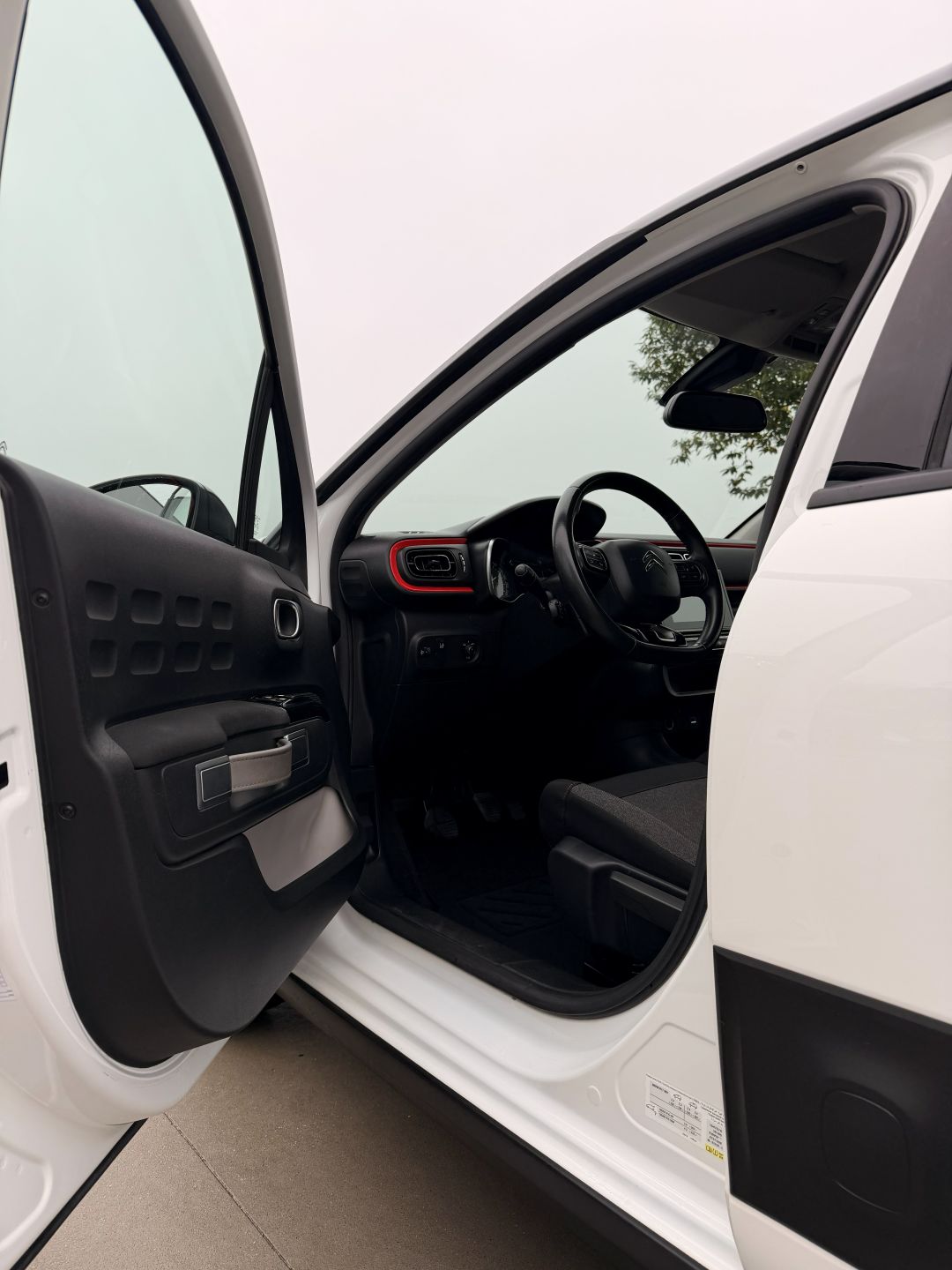 Citroen C3 PureTech Glänzend – Bild 11