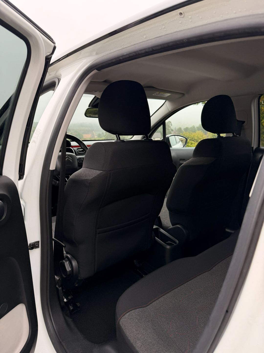 Citroen C3 PureTech Glänzend – Bild 13